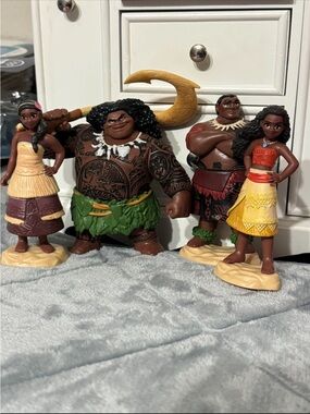 Disney Moana Figure Set - Brown, Green & Yellow Play Figures